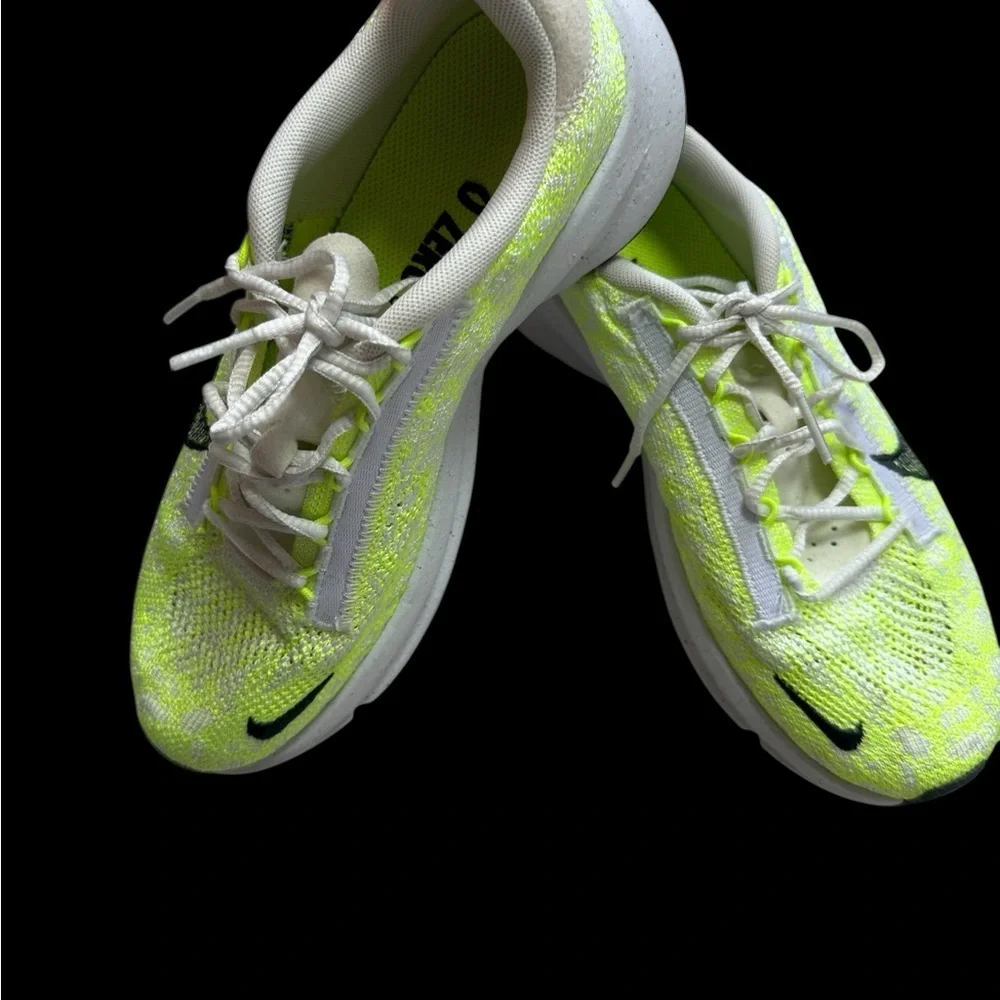 Nike Women's Lime Green Athletic Shoes